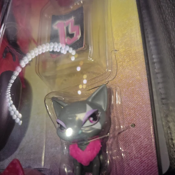 Monster High Catty Noir Doll G3 Amulet Series New in Box Mattel 2023 - Picture 6 of 10